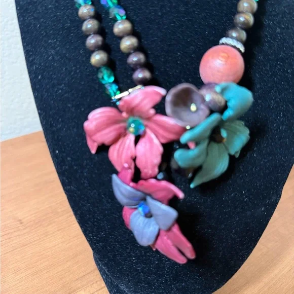 Vintage Chunky Floral Wood/ Clay-Like Lampwork Beads Statement Piece Necklace - Picture 4 of 6